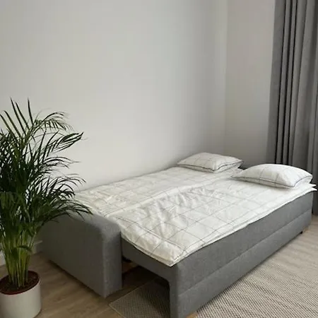 Mokotow Domaniewska * وارسو